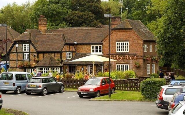 Premier Inn Woking West (A324)