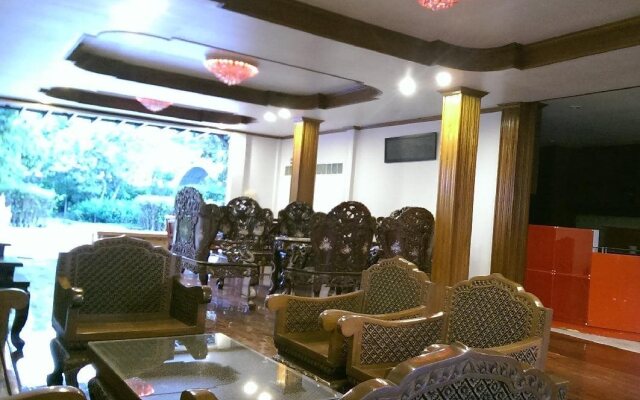 Damnoen Care Resort
