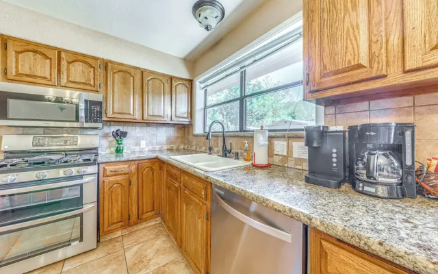 Spacious Ruidoso Home w/ Patio & Mountain Views!