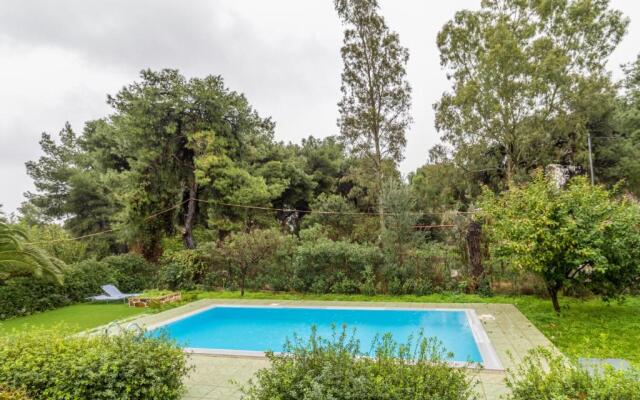 Marvelous, Secluded Villa w/ 3 BR , Pool & Garden, Kavos
