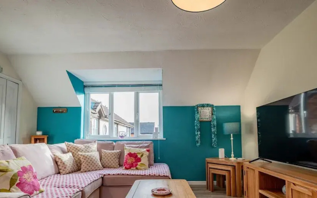 Host Stay Chichester Close