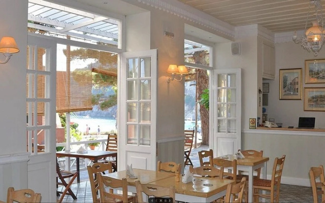 Zefiros Traditional Hotel