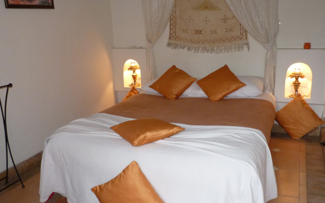 Riad Amina