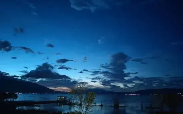 Dali City Qingfeng March All Seaview Famous Hotel