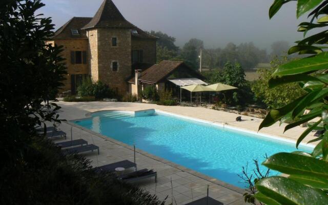 Hotel La Bastie D'Urfe