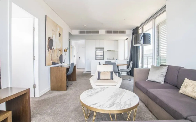 2bed Apartment! Modern Home for 4 at Chatswood