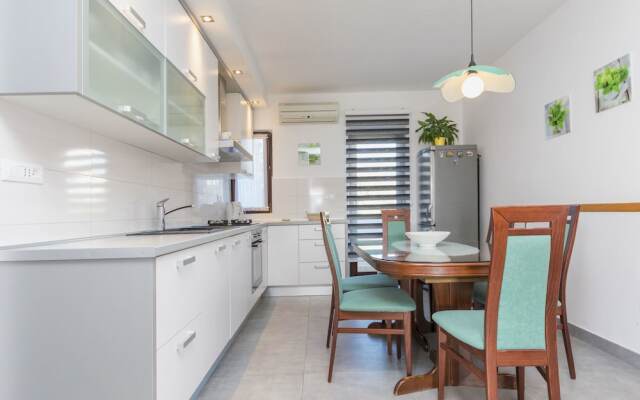 Apartments Mime