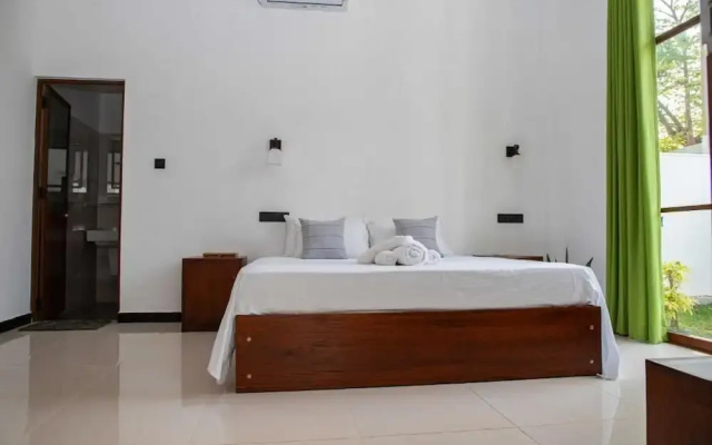Randon Resort Mirissa