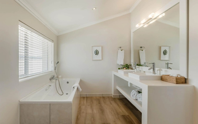 Robberg Beach Lodge - Lion Roars Hotels & Lodges