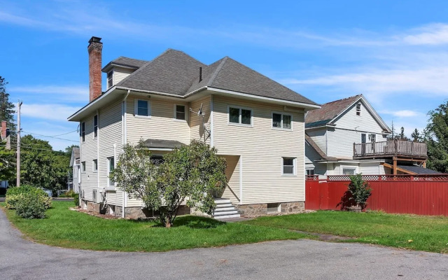 Cozy Trotter 4 Bedroom Home