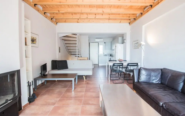 halu! Modern & Cozy Seafront Villa