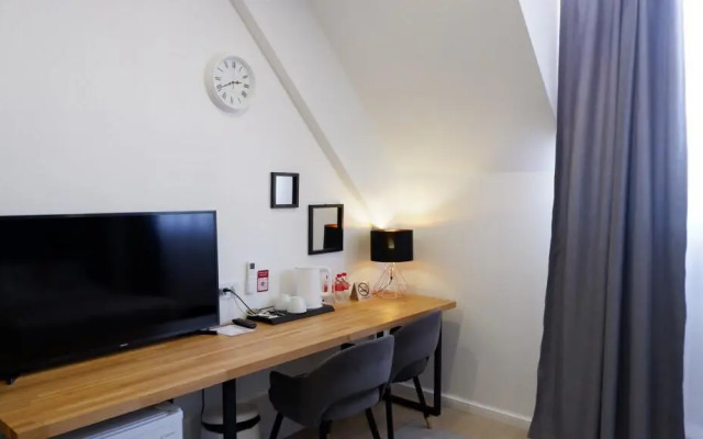 Superstar Guesthouse