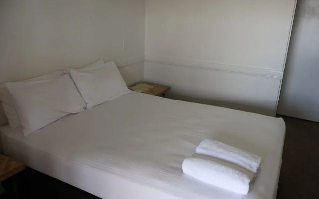 Park Avenue Hotel Motel