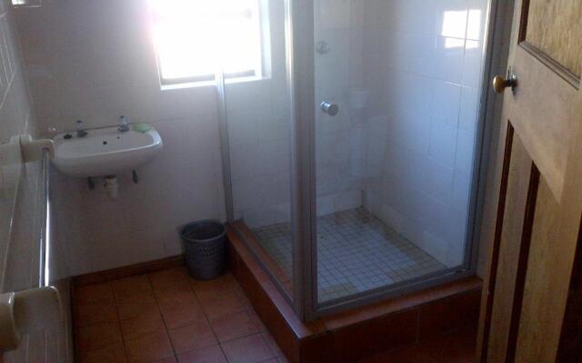 Gansbaai Lodge & Backpackers