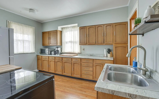 Pet-friendly Omaha Vacation Rental With Deck!