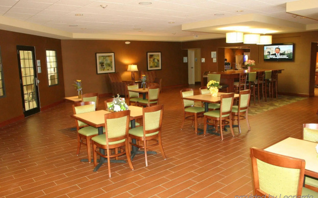 Holiday Inn Express & Suites Willmar by IHG