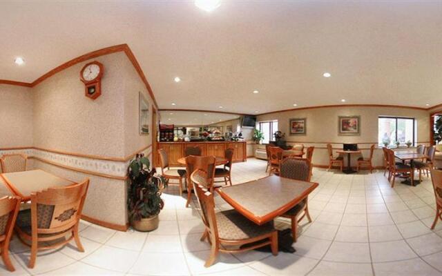 Comfort Inn & Suites Airport