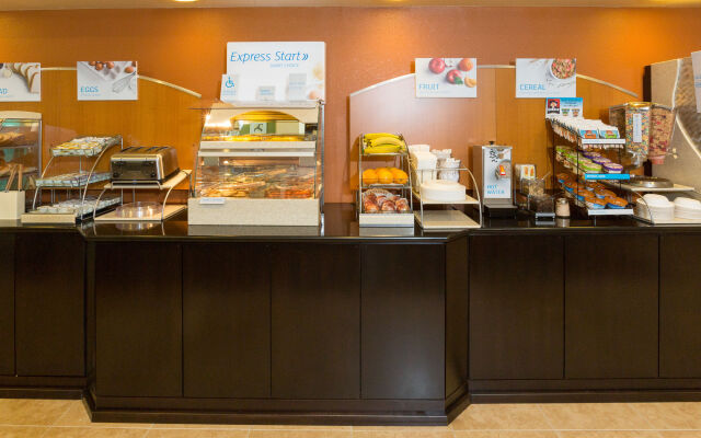 Holiday Inn Express & Suites Jacksonville Airport by IHG