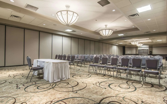 Quattro Hotel & Conference Centre, Ascend Hotel Collection