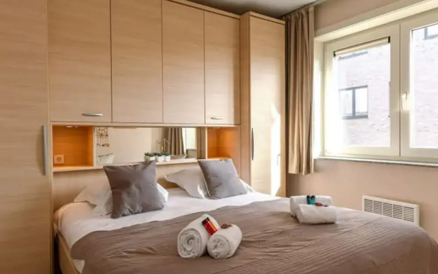 Cosy Flat With Lateral sea View