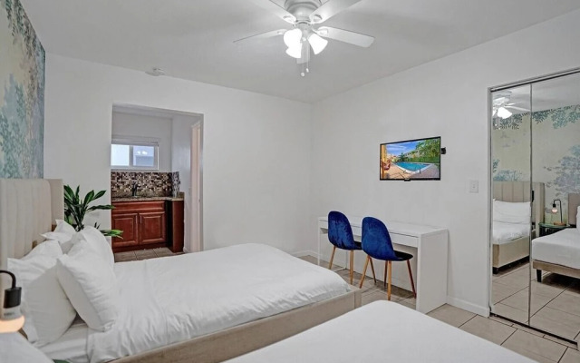 Coastal Studio by Hollywood Beach Boardwalk