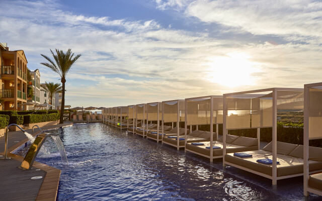 Zafiro Cala Mesquida Hotel