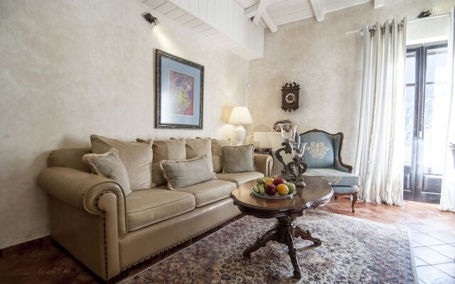 Ostra Menalon Luxury Suites