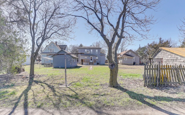 Riverfront Newton Vacation Rental Near Wichita!