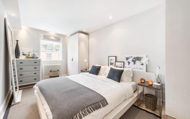 Prime Knightsbridge Mews - 4 bed House