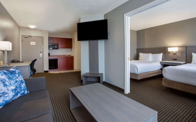 Days Inn & Suites by Wyndham Moncton