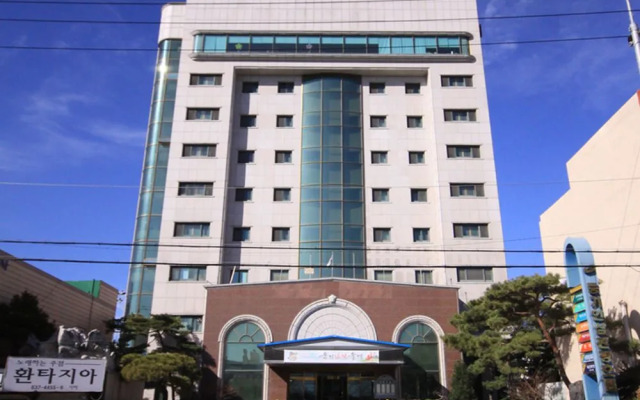 Punggi Tourist Hotel