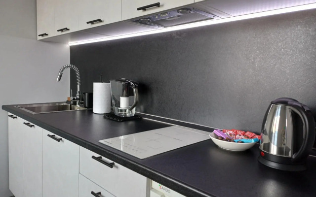 TroeSutokApart Комсомольская 50