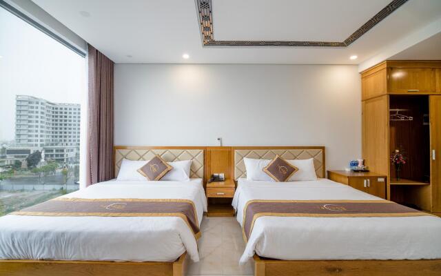 La Lune Hotel