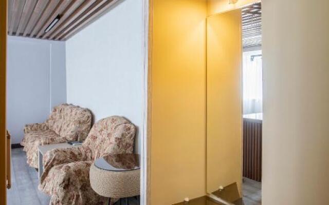 красивая 2 комнатная квартира рядом с площадью Республики