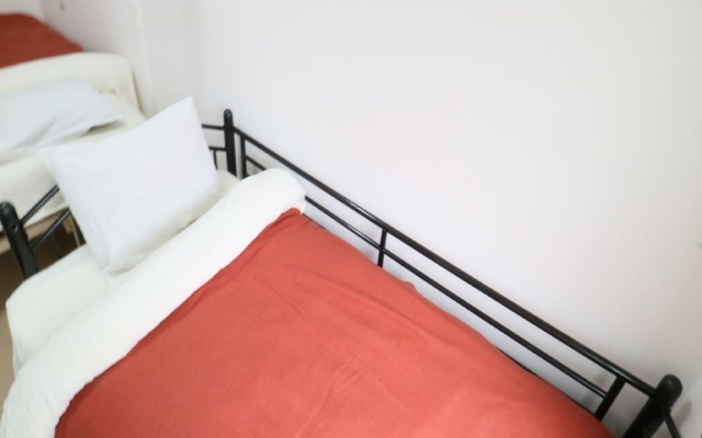 Ume Guest House – Guest Rooms – Osaka