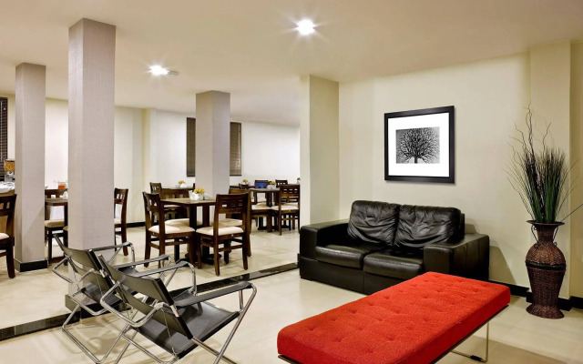 Vida Plaza Hotel