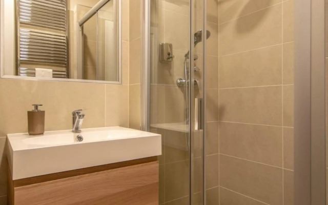 Ruterra Apartments by Cathedral