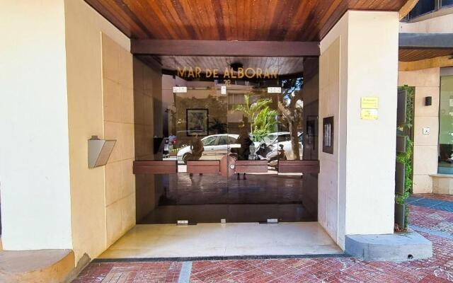 Spacious Renovated 1-Bedroom Apartment in Marbella Center with Parking