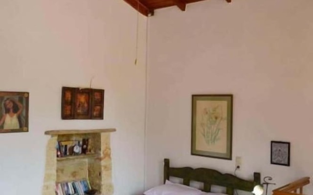 Apanemia Stone House in Crete