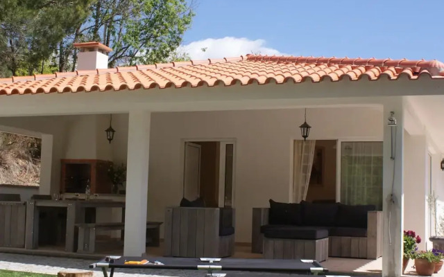 Semi-detached Home in Covas With Shared Pool