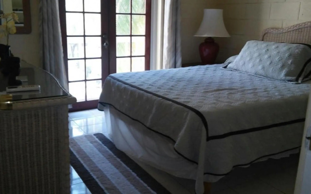 Paradise White House Villa-Ocho Rios