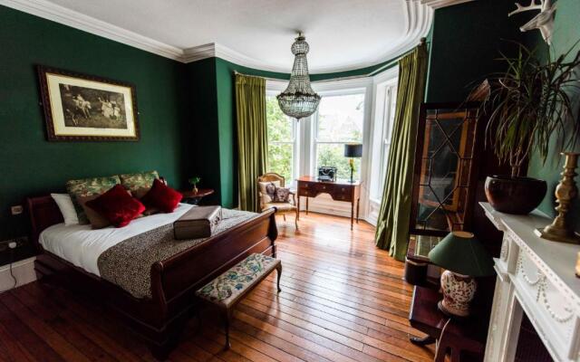 The Harrison Chambers of Distinction