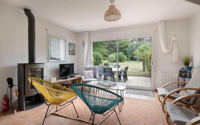 Maison familiale avec un grand jardin a Arzon