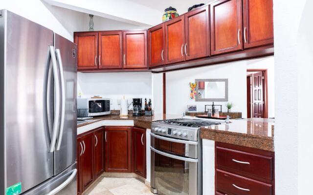 Magic Paradise A8 3 Bedroom Condo by Redawning