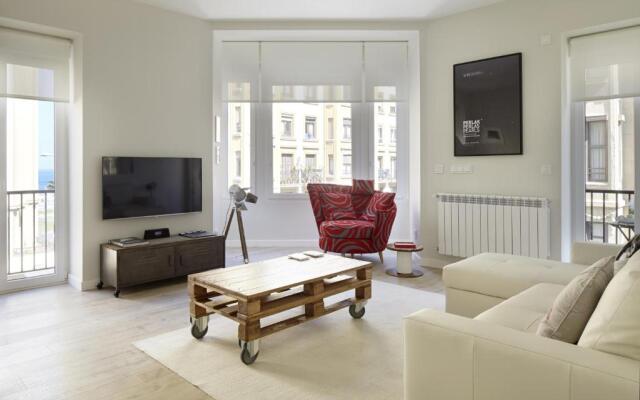 Zurriola Zinema Apartment by FeelFree Rentals