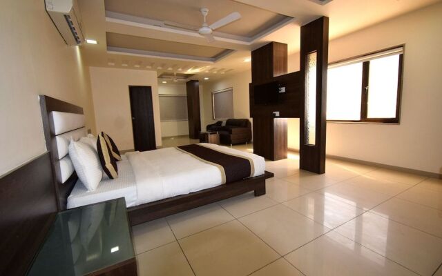 Hotel The Grand Krishna Inn