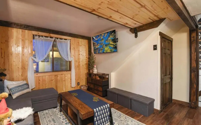 Tahoe Pines Cabin
