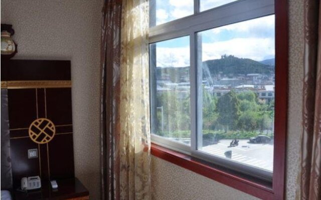 Shangri-La Zhenglong Holiday Hotel