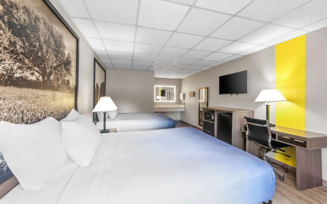 Super 8 by Wyndham Fredericksburg