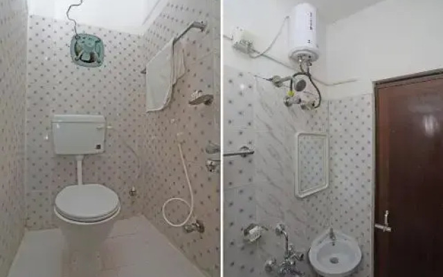 Oyo 27982 Hotel Sairegent